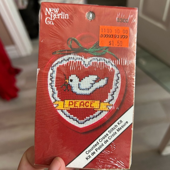 5/$25 cross stitch bird easy kit New Berlin Co 🥰 - Picture 1 of 7